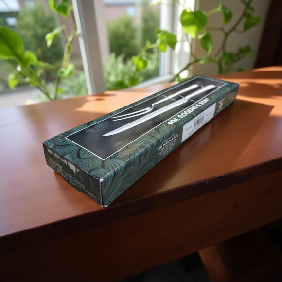 Wm. Rogers & Son Stainless Steel Carving Knife & Fork Set Enchanted Rose - Picture 6 of 8